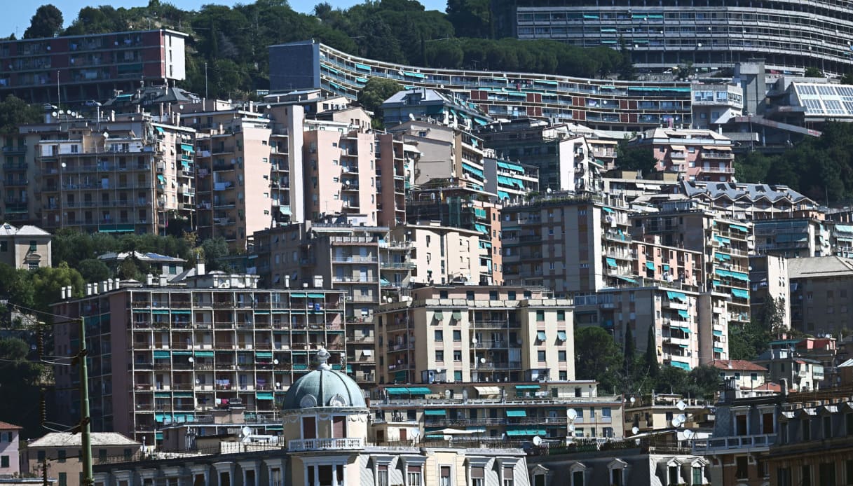 Quanti anni di stipendio servono per comprare casa in Italia