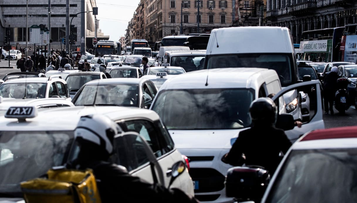 Assicurazione auto, arriva la rivoluzione: si pagherà solo in base al consumo