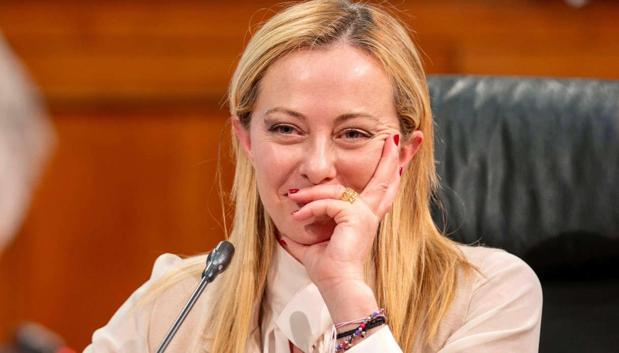 Torna la pensione di cittadinanza: quanto spetta e a chi