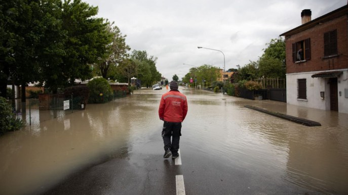 Ancora allerta meteo rossa in una regione, gialla in altre 12