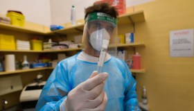 Covid, tamponi inutili? Ecco come si scopre ora il virus