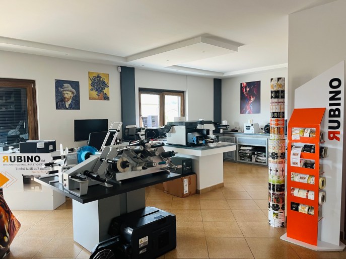 Uno spazio per realizzare etichette Rubino Srl