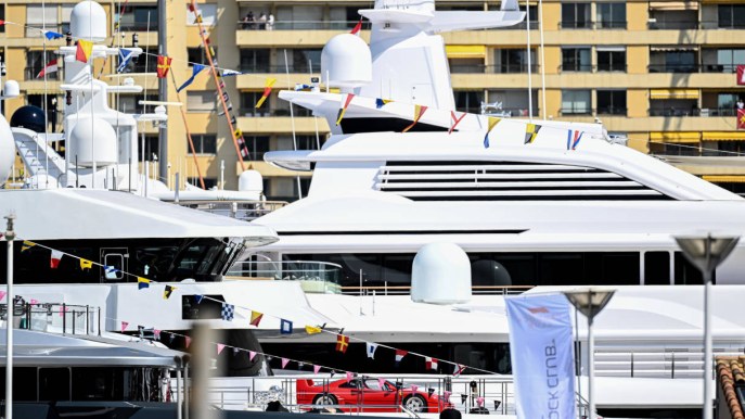 La burocrazia affonda le navi italiane: è fuga all’estero