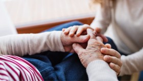 Italia, vecchia d’Europa: servono 68mila colf e badanti (e formazione ad hoc)