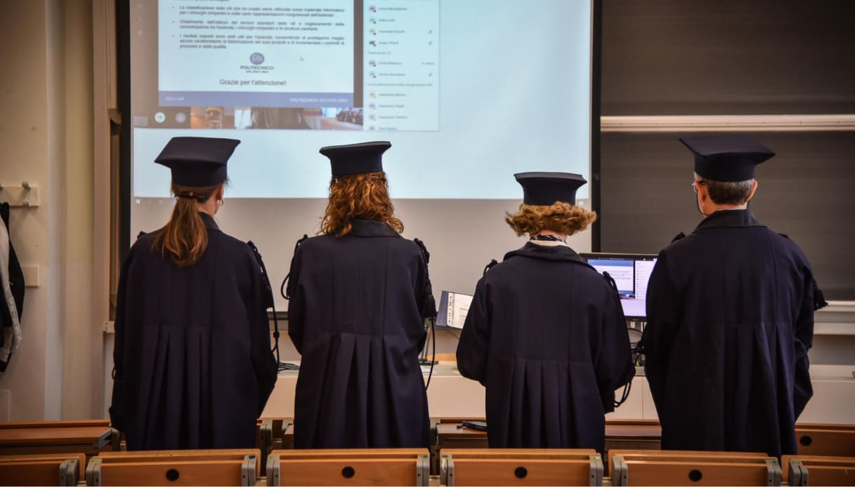 Stipendi più bassi per i laureati: quanto guadagnano