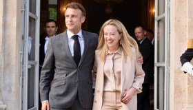 Meloni da Macron, il disgelo è servito: parola d’ordine “convergenza”