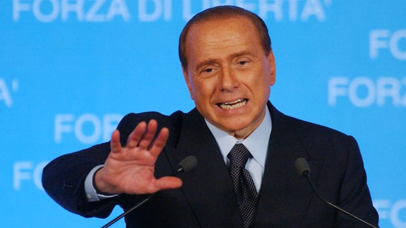 Forza Italia, via a sorpresa il tesoriere fedelissimo di Berlusconi