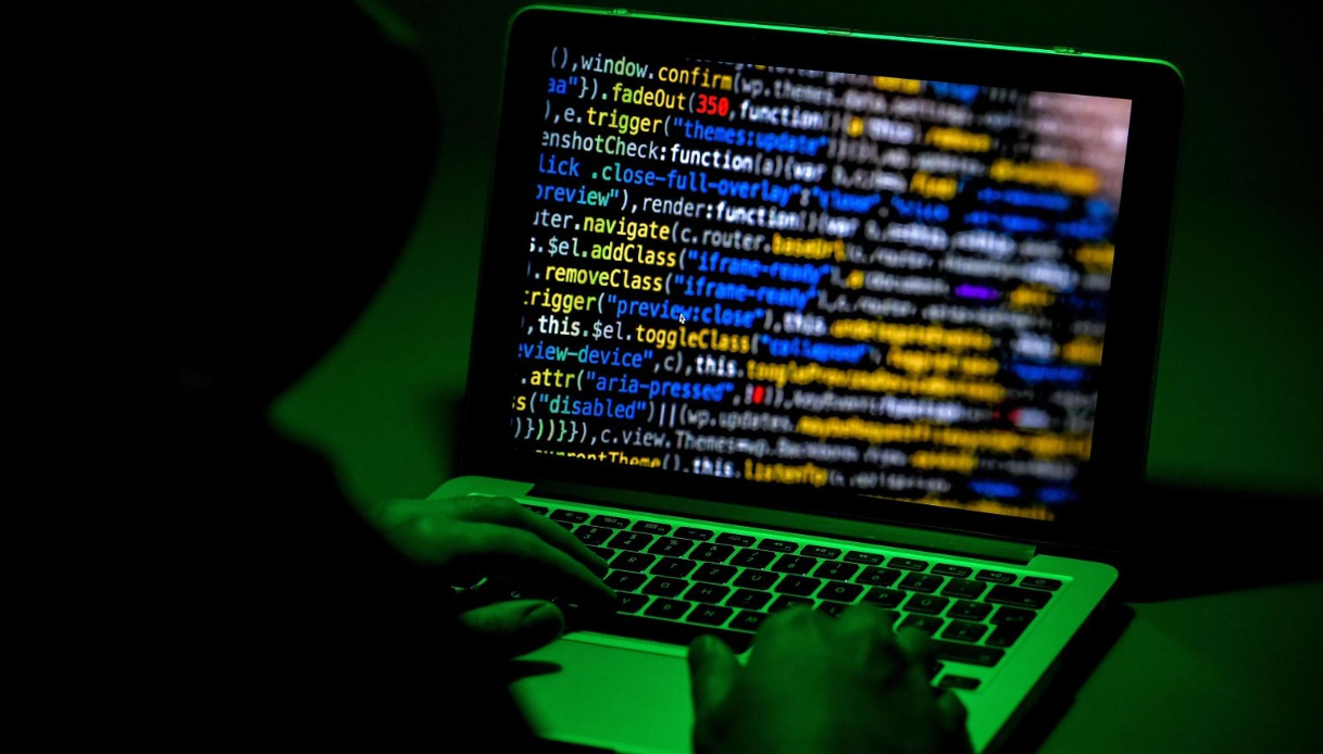 Attenzione alla nuova truffa social: in cosa consiste e come difendersi