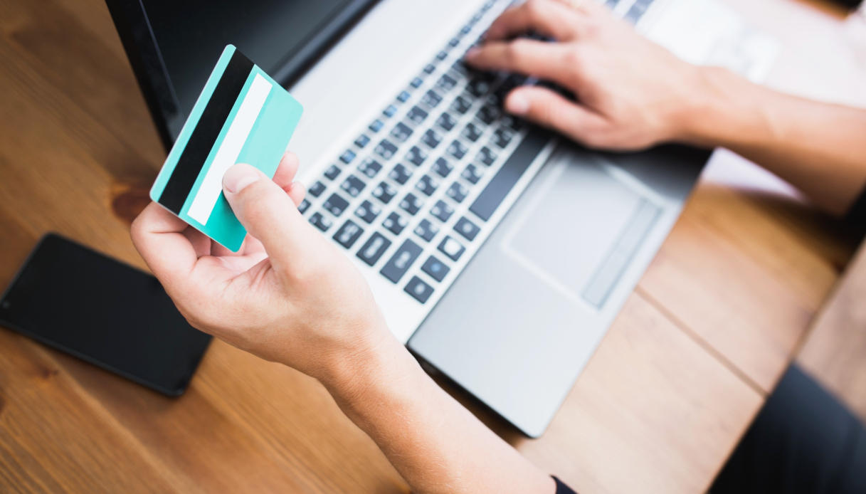 Pagamenti elettronici, arriva la stretta anti furbetti: chi rischia