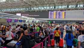 Biglietti aerei alle stelle: interviene Mister Prezzi