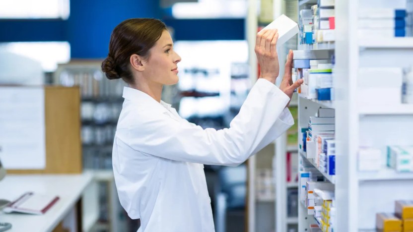 Farmaci da portare in vacanza, ecco quelli da mettere in valigia