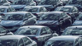 Perché sono apparsi cimiteri di auto elettriche abbandonate in Cina