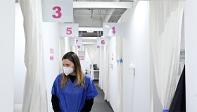 Il Covid è tornato, a ottobre il nuovo vaccino. Chi dovrà farlo