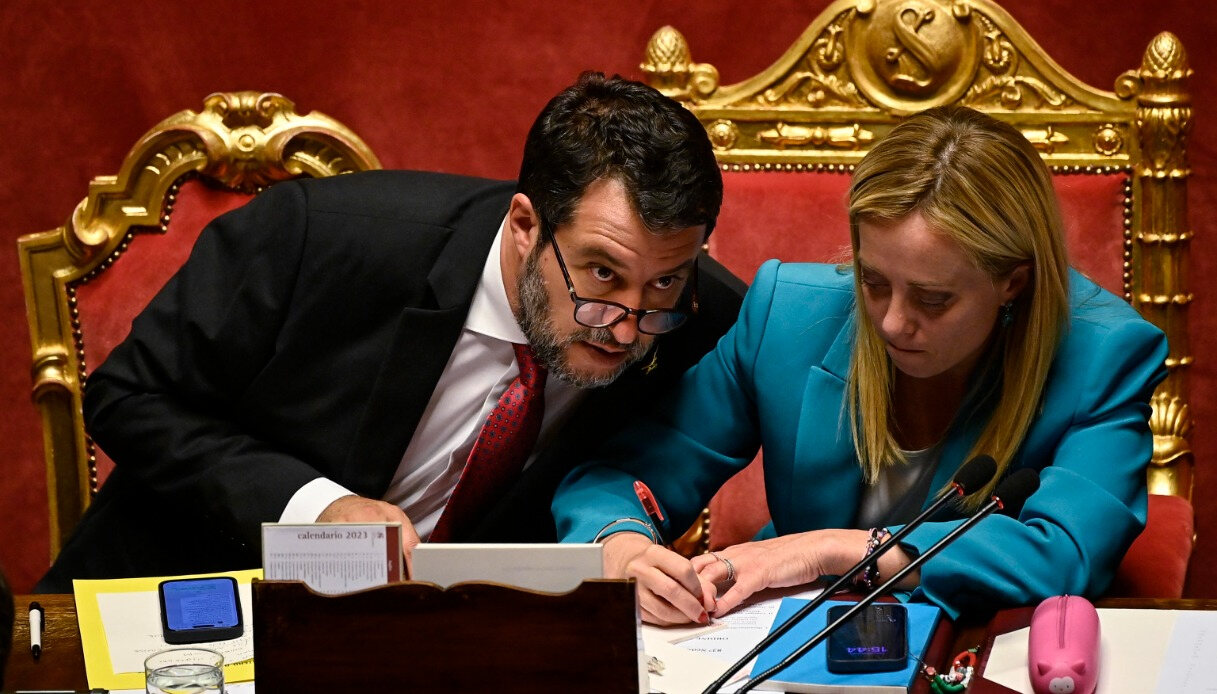 Dal caro voli ai taxi, la “rivoluzione” del Decreto Omnibus: cosa cambia