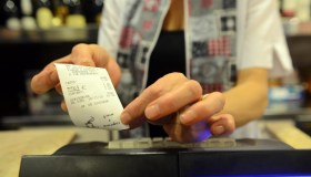 Scontrini pazzi, la CNN elenca le “vergognose fregature ai turisti”