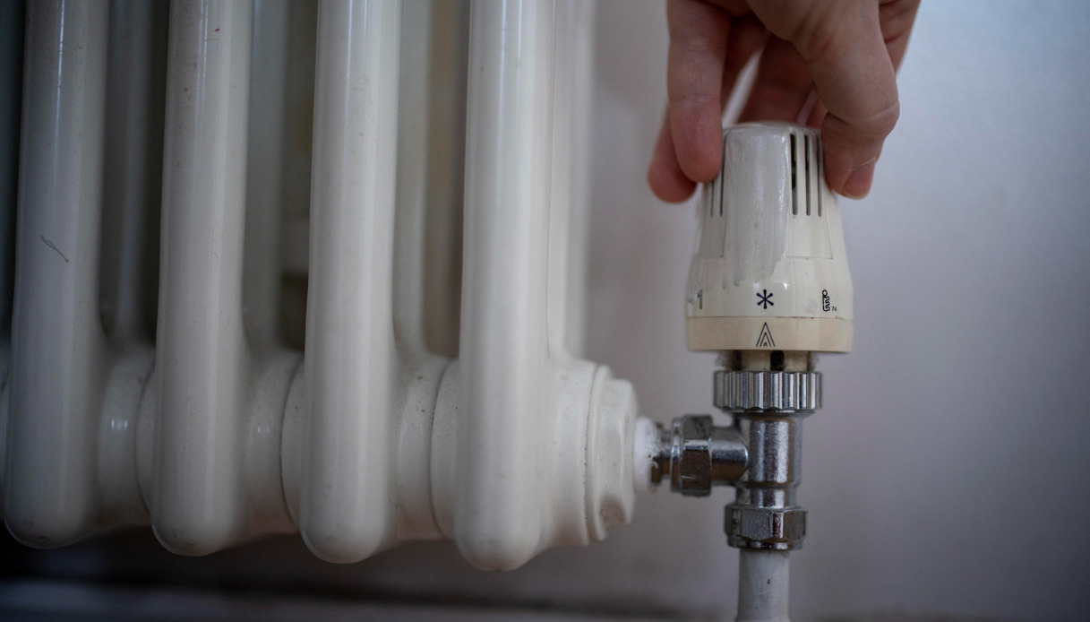 Bollette, addio al mercato tutelato dal 2024: cosa cambia e per chi