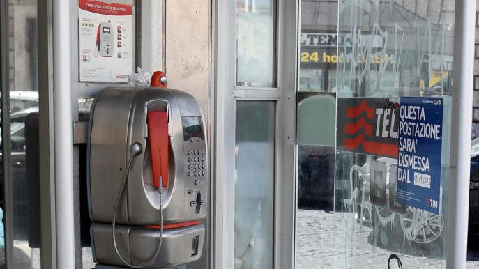 Addio cabine telefoniche, arrivano quelle digitali