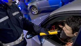 No al ritiro della patente per chi rifiuta l’alcol test