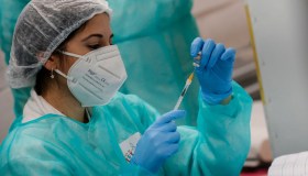 Covid, i vaccini iniziano prima: dove fare la dose