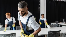 Offerte di lavoro per dipendenti non qualificati: i ruoli più richiesti