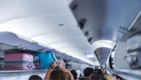 Rivoluzione in volo, il bagaglio a mano diventa gratis