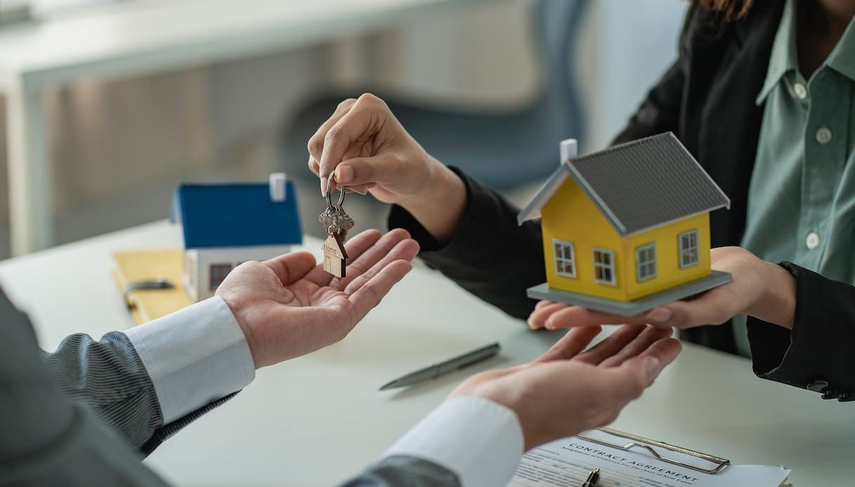 Anche i colossi degli affitti brevi riscuoteranno la cedolare secca