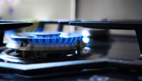 Follia gas, sfiorati i 50 euro per la guerra: cosa può succedere