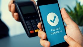 Pagamenti, dalle carte alle transazioni istantanee: come cambia il mercato