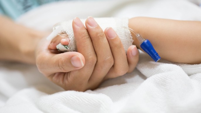 Il caso del bambino che si è ustionato bevendo un integratore: cosa sappiamo