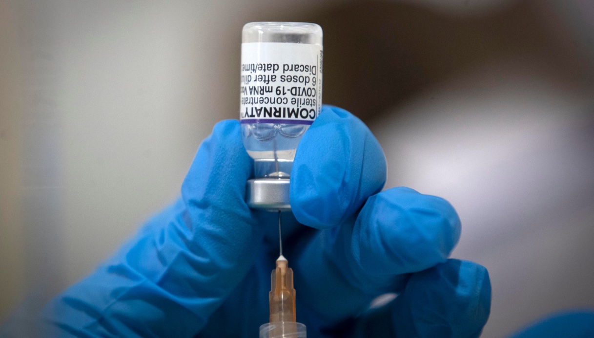 Covid, aumentano i casi: cambiano le linee guida Oms