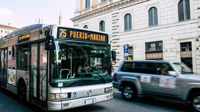 Maxi sciopero dei trasporti, l’Italia si ferma il 27 novembre: orari e servizi coinvolti
