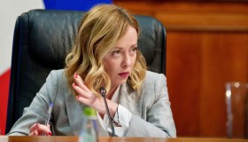 Pensioni, “Meloni peggio della Fornero”: tagli per 732mila lavoratori pubblici in 20 anni