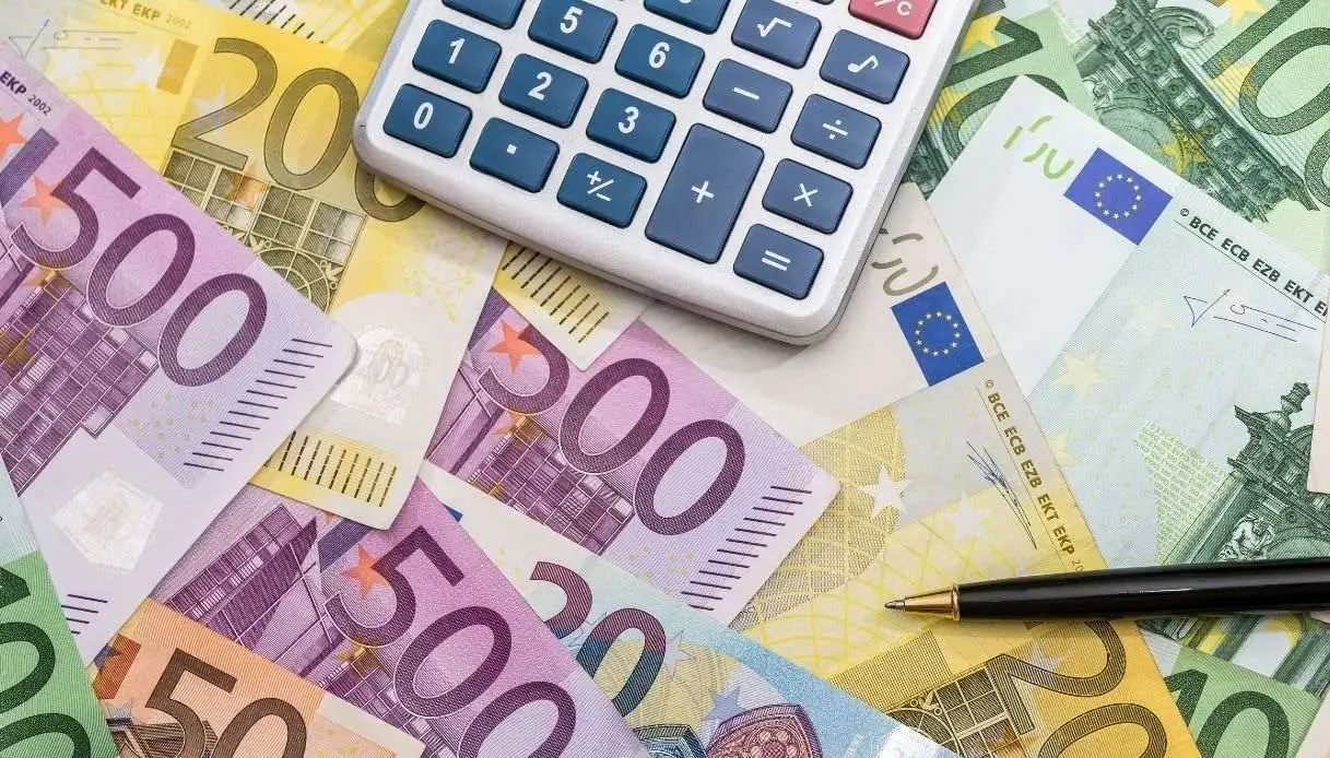 Busta paga di novembre più magra: quanto si perde