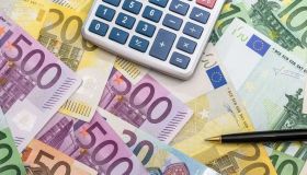 Busta paga di novembre più magra: quanto si perde