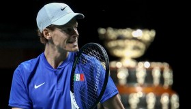 Sinner re del tennis mondiale porta in Italia il montepremi milionario della Coppa Davis