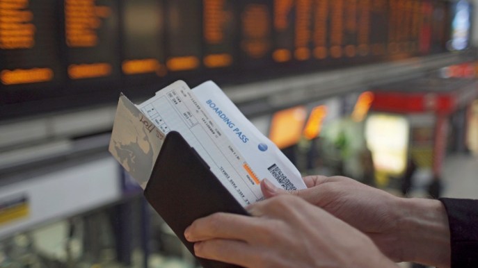 Attenzione alla truffa dell’aereo sui social: cosa succede