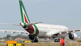 Alitalia licenzia oltre 2.700 dipendenti in cassa integrazione