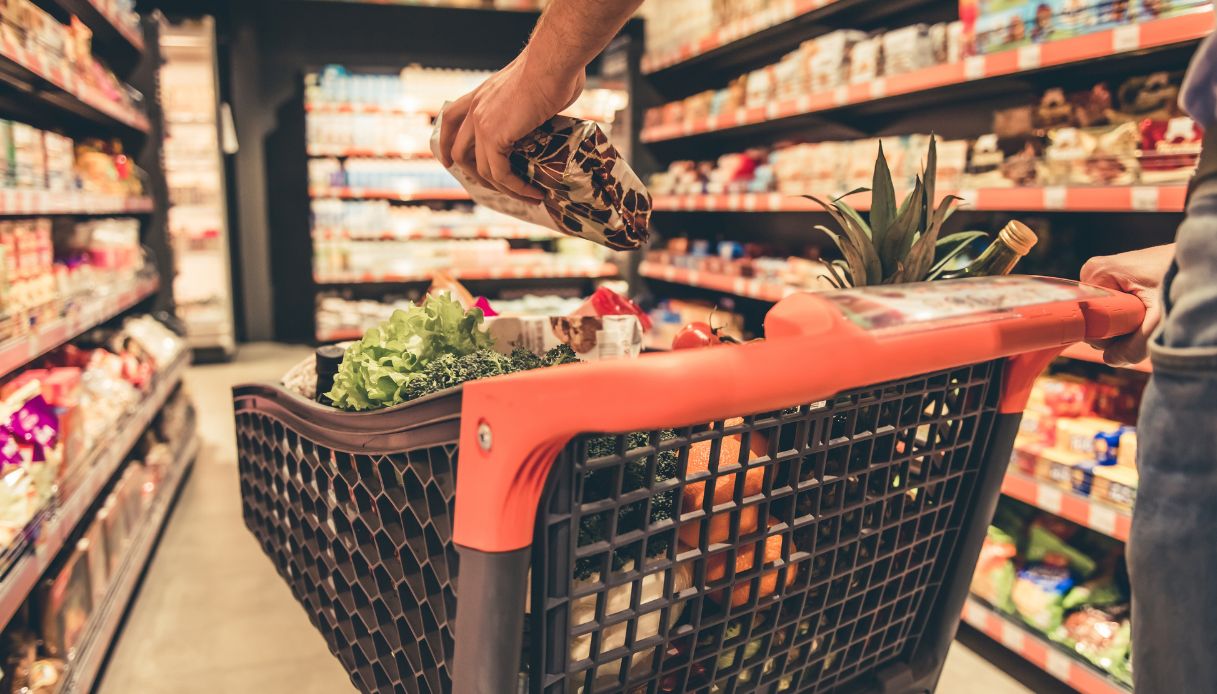 Cibo contraffatto in aumento: come riconoscere il falso Made in Italy