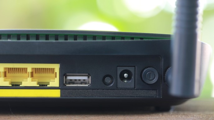 Aumenta il prezzo della fibra: dal 2024 bollette internet più care