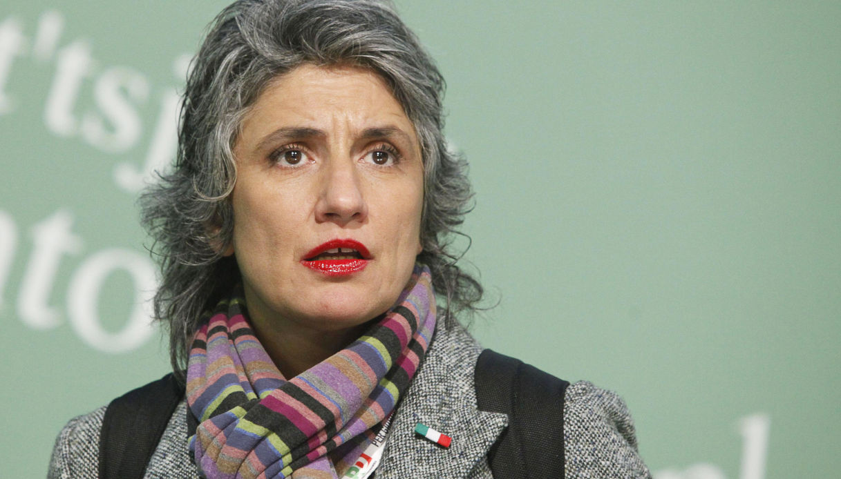 Marcia indietro di Valditara su Paola Concia: chi non la vuole a scuola per l’educazione alle relazioni