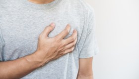 La “sindrome del cuore in vacanza” che fa aumentare gli infarti tra Natale e Capodanno