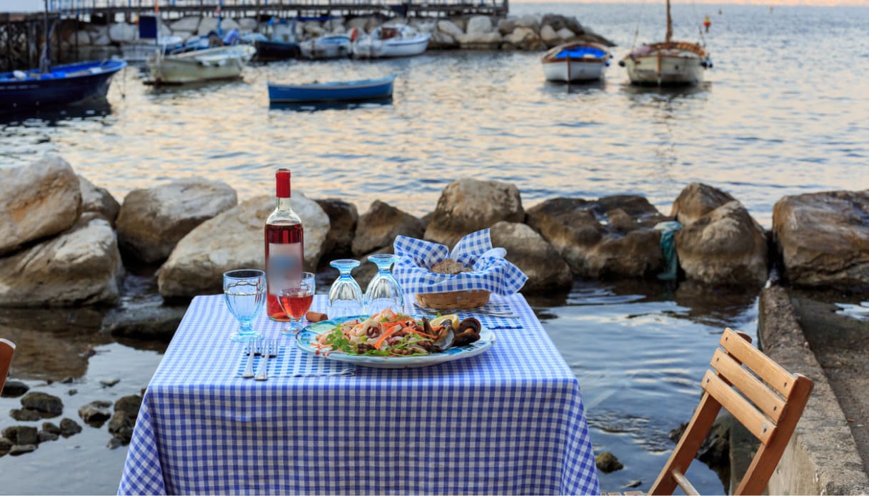 La Campania è la regione dove si mangia meglio nel mondo: 7 italiane tra le prime 10, la classifica