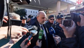 Covid, mascherine obbligatorie fino al 30 giugno 2024: la nuova ordinanza del ministro Schillaci