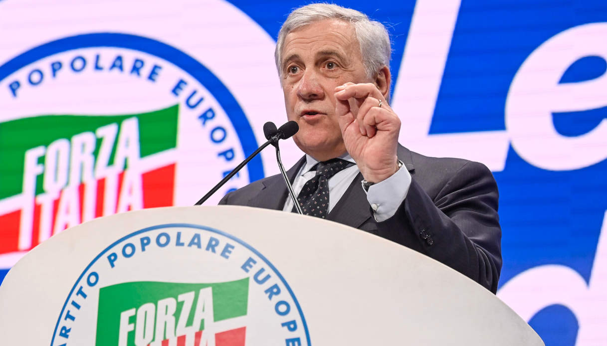 Forza Italia compie 30 anni, Tajani e gli azzurri celebrano l’eredità di Silvio Berlusconi