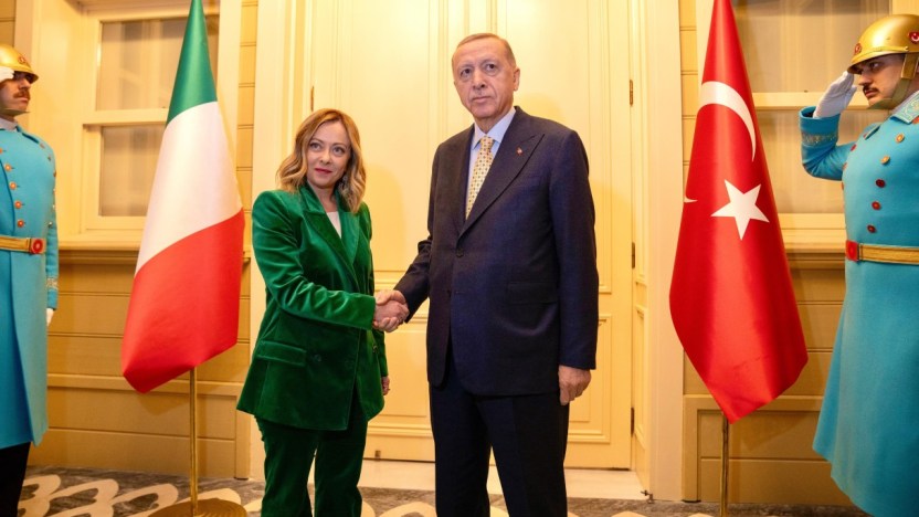 Incontro Meloni-Erdogan: c’è l’intesa su migranti e guerra