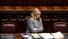 Il padre di Giorgia Meloni “era un uomo del boss Senese”: la rivelazione a Report