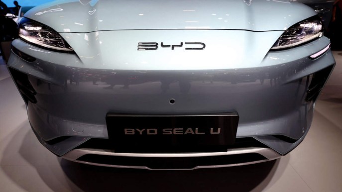 Le auto cinesi fanno tremare il mercato Usa, l’Italia apre le porte a Byd