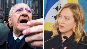 Vincenzo De Luca a Roma in testa al corteo dei sindaci contro l’Autonomia, insulti a Giorgia Meloni