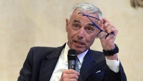 Aifa, dimissioni del presidente in polemica con il ministro Schillaci: i nomi per il dopo Palù