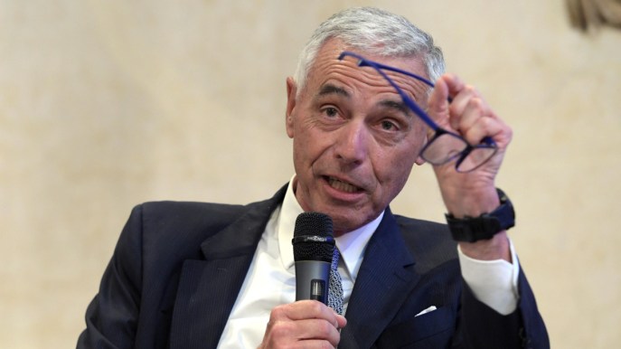 Aifa, dimissioni del presidente in polemica con il ministro Schillaci: i nomi per il dopo Palù